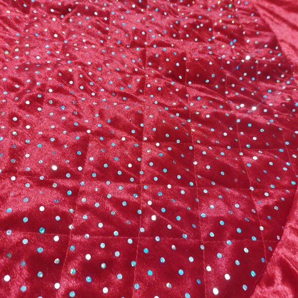 Northlight Red Quilted Velvet Tree Skirt with Shimmery Glitter Accents 48" - Picture 3 of 5